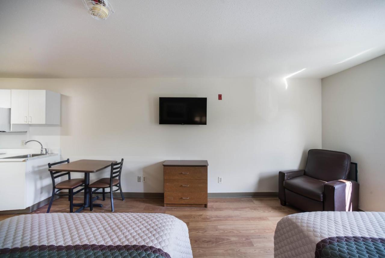 Hometowne Studios By Red Roof St. Louis - Airport/N Lindbergh Hazelwood Exterior foto